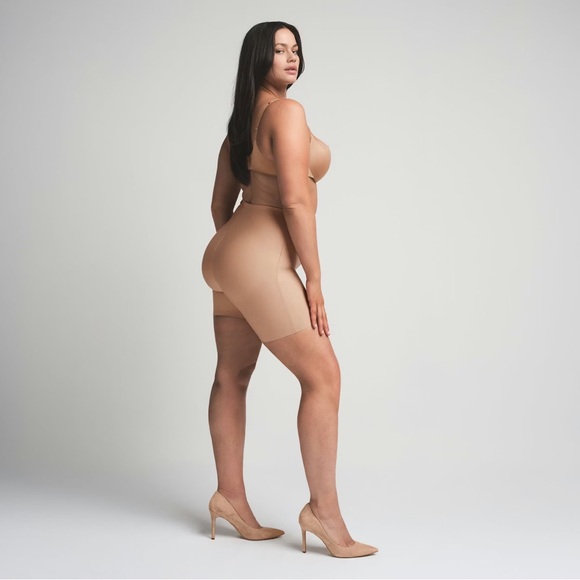 Seamless Tan Shapewear Set - Picture 5 of 5